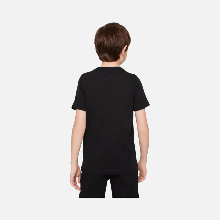 Nike Sportswear Boxy Patch Graphic Short-Sleeve (Boys') Çocuk Tişört