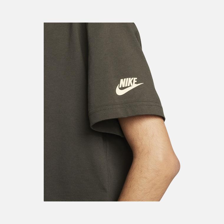 Nike Sportswear Graphic Crop Short-Sleeve Kadın Tişört