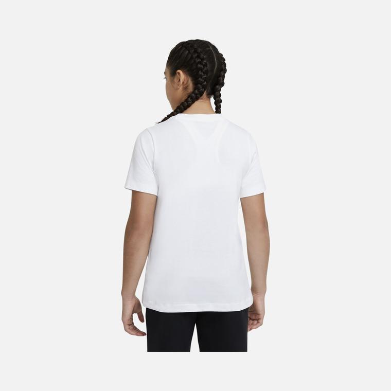 Nike Sportswear Swoosh Graphic Short-Sleeve Çocuk Tişört