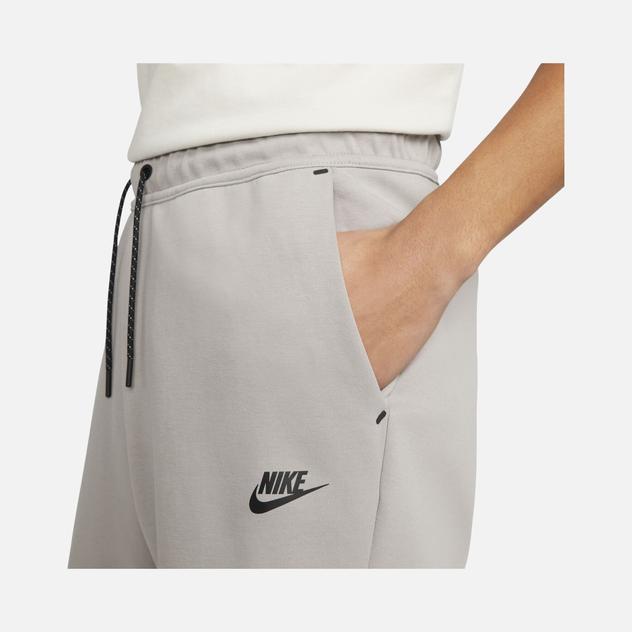  Nike Sportswear Tech Fleece SS22 Erkek Şort
