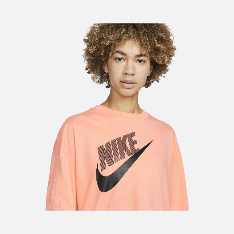Nike Sportswear Dance Short-Sleeve Kadın Tişört